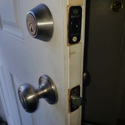 Dead Bolt And Handle Install Garland TX Dead Bolt